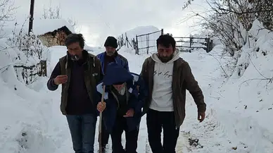 Artvin’de Sıhhat Grupları Karla Kaplı Yolları Aşarak Hastaya Ulaştı