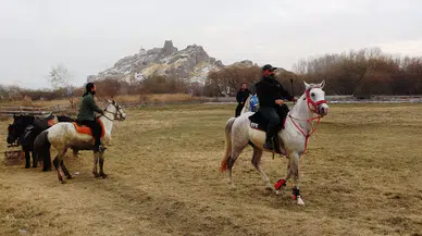 At Çiftliğine İlgi Büyük