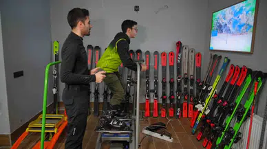 Atletler 4 Mevsim Boyunca Kayak Yarışlarına Simülasyonla Hazırlanıyor