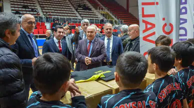 Bolu’da 33 Spor Kulübüne Yüzlerce Materyal Dağıtıldı