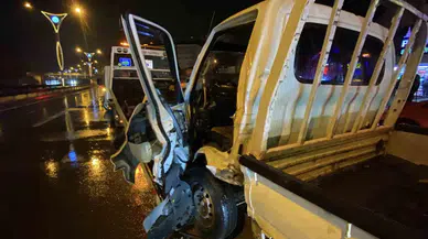 Çarptığı Kamyoneti 40 Metre Sürükledi