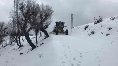 Diyarbakır’da Kardan Kapanan 300 Kilometrelik Yol Ulaşıma Açıldı