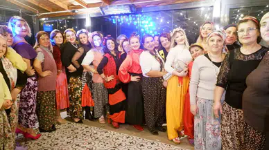 Edirne’de Bayanların ’Şalvar Gecesi’ Renkli İmajlara Sahne Oldu