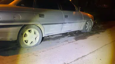 Hem Park Halindeki Araçların Lastiklerini Hem de Kendini Kesti