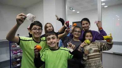 İşletmecisi Olmayan Okul Kantininde Öğrenciler Alışveriş Yaparken İtimat ve Dürüstlük Kavramlarını Öğreniyor