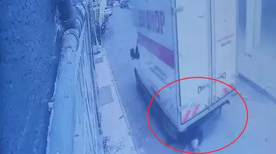 Kamyonetin Yaşlı Adamı Ezdiği Feci Kaza Kamerada