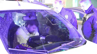 Kendini Araca Kilitleyen Alkollü Şoförle Polisin İmtihanı Ecel Teri Döktürdü