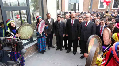 Kültür ve Turizm Bakan Yardımcısı Serdar Çam Halk Kütüphanesi Açılışına Katıldı
