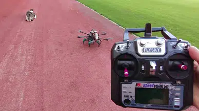 Liseli Gençler Geliştirdi, Bu Dron Yerde Yürüyor