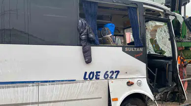 Maltepe’de Minibüs Devrildi: 1 Meyyit, 7 Yaralı