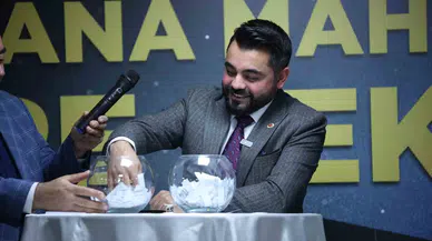 Muhtar Umre Vaadini Tuttu, Kura ile Belirlediği 5 Kişiyi Umreye Gönderiyor