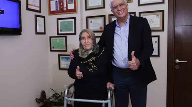 Oğlunun Kucağında Geldiği Tabipten Yürüyerek Çıktı