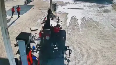 Petrol İstasyonunda Dehşet Dolu Anlar: Ayağı Gaza Basılı Kalınca Traktörle Pompayı Yıktı