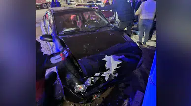 İki Otomobil Çarpıştı: 3 Yaralı