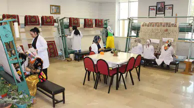 Tamamlanması En Az 8 Ay Sürecek Olan Halıların Üretimi Başladı
