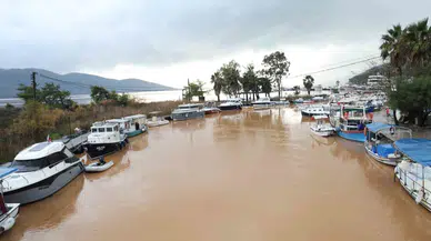 Tarihi Azmak Turkuazdan Kahverengiye Döndü