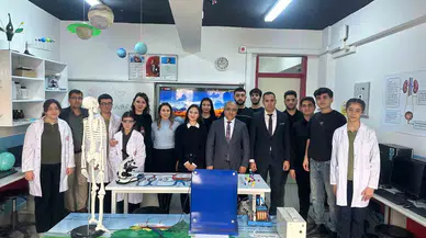 Üniversite Öğrencilerinden Geleceğin Bilim Beşerlerine Laboratuvar Dayanağı