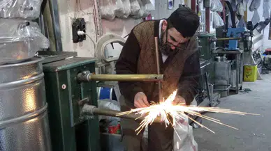 Van’da Asırlık Sobacılar Çarşısı’nda Hareketli Günler Yaşanıyor