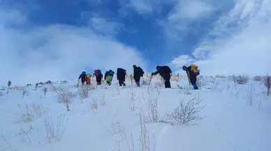 Van’da Dağcılar 2 Bin 800 Rakımlı Hayal Dağı’na Tırmandı
