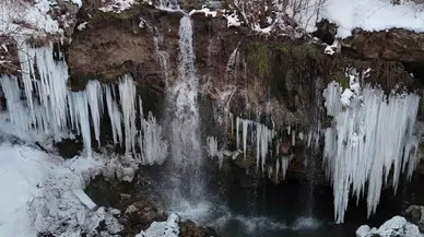 Yıldız Şelalesi Kış Hoşluğuna Büründü