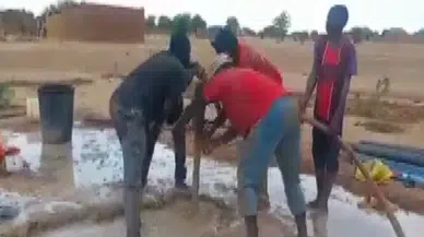 Zelzele Şehitleri Anısına Afrika’da Su Kuyusu Açtırdı