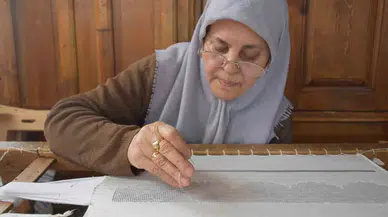 70 Yaşındaki Bayan Usta 200 Bin TL’lik Antep İşi Sanat İşliyor