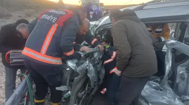 Sıkıştığı Otomobilden Böyle Çıkarıldı
