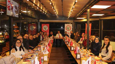 Kamu ve Özel Sektör Eczacıları Bir Araya Geldi