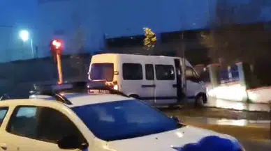 Arnavutköy’de Yaşlı Adama, Servis Minibüsü Çarptı