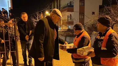 Sungurlu Belediyesi Lokum İkram Etti