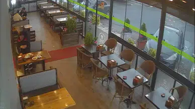 Beylikdüzü’nde Nefes Borusuna Yemek Kaçan Adama Heimlich Hareketi