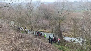 Çanakkale’de Arabanın Çaya Uçması Sonucu Kaybolan Kişi Meyyit Olarak Bulundu