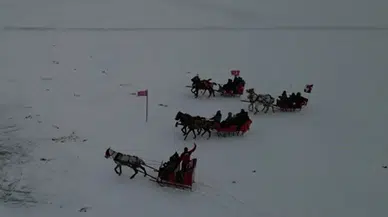 Çıldır Gölü’nde Atlı Kızak Heyecanı