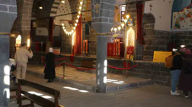 Diyarbakır’da Bulunan Kiliselere Yerli Yabancı Turist Akını