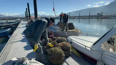 Eğirdir Gölü’nde Kaçak Avcılıkla Uğraşta 400 Pinter ve 150 Kilogram Canlı Kerevit Ele Geçirildi