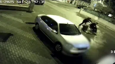 Engelli Rolü Yapıp Tekerlekli Sandalye Çaldılar, O Anlar Kamerada