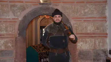 Ertuğrul Gazi Türbesi’ndeki ’Saygı Nöbeti’ Metni Söğüt Ruhuna Uygun Olarak Değiştirildi