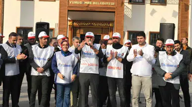 Hizmet-İş Sendikası Genel Lider Vekili Özdemir: "Sendika Olarak Üyelerimizin Mağdur Etme Teşebbüslerine Karşı Sonuna Kadar Meydanlardayız"