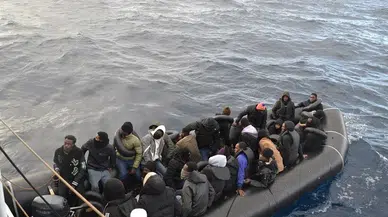 İzmir Açıklarında 32 Sistemsiz Göçmen Yakalandı, 29’u Kurtarıldı