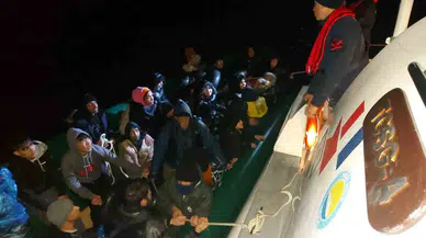 İzmir Açıklarında Vefata Sürüklenen 40 Göçmen Kurtarıldı