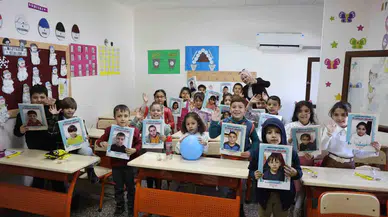 Kahramanmaraş’taki Konteyner Kentte Karne Heyecanı