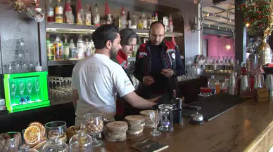 Kontrole Gelen Takımlara Alkollü İçecek Uzattı