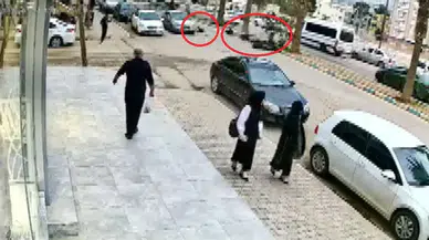 Motosiklet Şoförü Yayaya Çarptı: O Anlar Kamerada