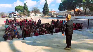 Ödevleri Kaldırıp Tatilleri Uzatan Minik Bakandan Öğretmenlere İkramiye ve 5 Yıldızlı Otel Vaadi