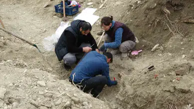 Öğretmenevi Bahçesinden Çıkan Kemikler İçin Antropologlar Alanda Çalışma Başlattı