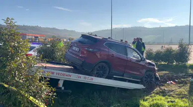 Polisten Kaçan Şoför Evvel Polis Aracına Sonra Direğe Çarptı