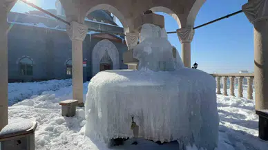 Şadırvanlar Buz Tuttu