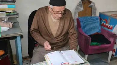 Tarihi Olayları Tek Tek Not Alıyor, Gelecek Kuşaklara Rehberlik Yapıyor