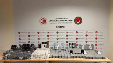 Tonlarca Kağıdın Altında Kaçak Telefon Saklamışlar