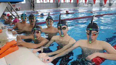 Van Gençlik ve Spor Vilayet Müdürlüğünden Öğrencilere Karne İkramı